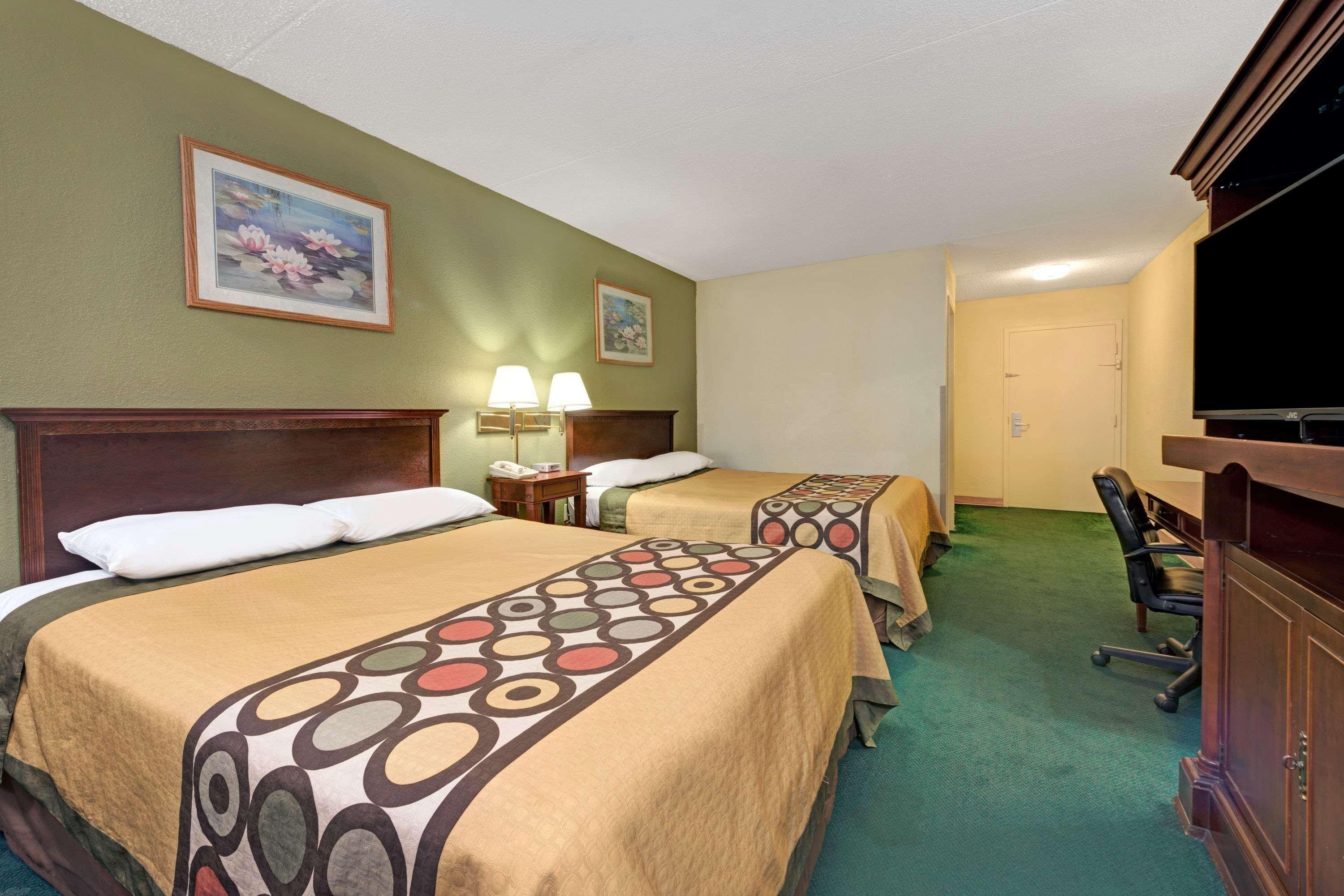 Super 8 By Wyndham South Motel 2*